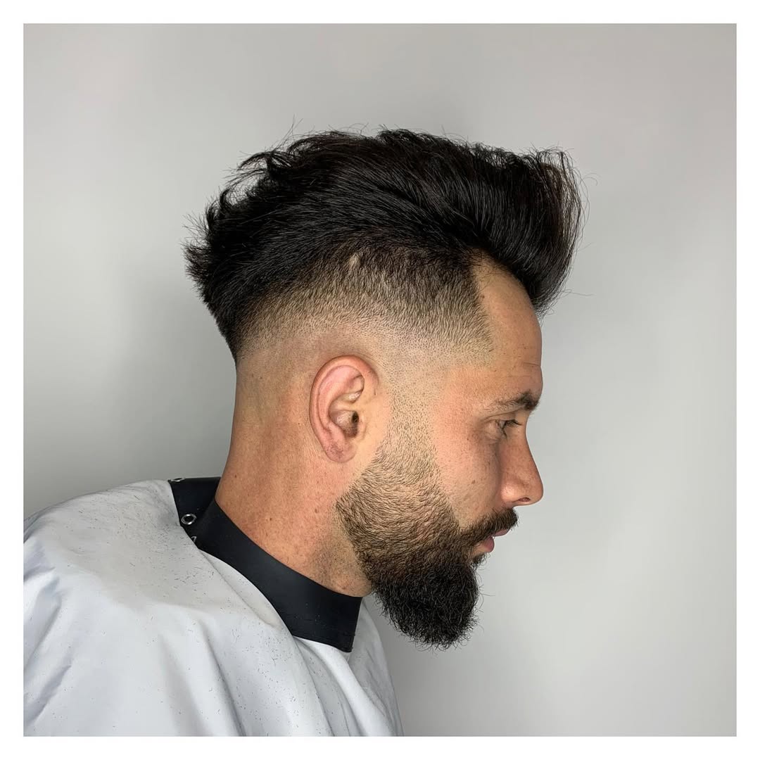 Taglio elegante con dettagli precisi